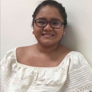 Meet your Posher, Valeria